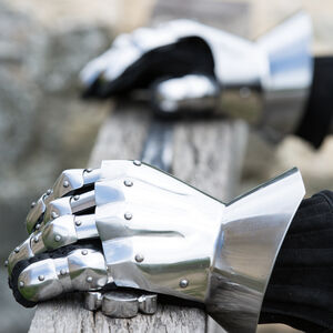 Medieval Gauntlets Hourglass